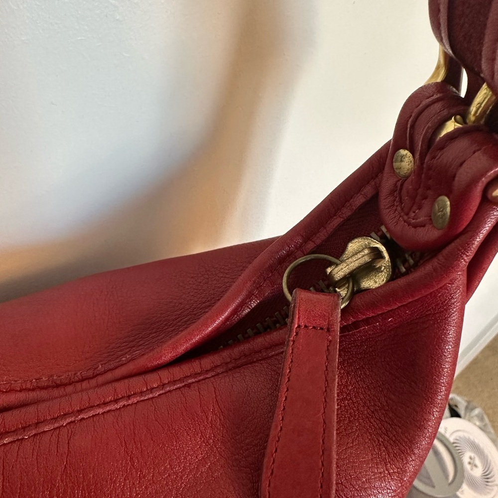 COACH Vintage 9953 Red Leather Shoulder Bag EUC - Picture 6 of 10